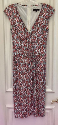 Vestido Nanette Lepore talla 2 sin mangas rojo floral imitación envoltura detalle punto drapeado Foto 1 de 4