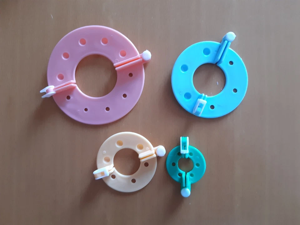 4 Stk. Pompon Maker Bommel Macher Set Pom Pom  - Bild 1 von 1