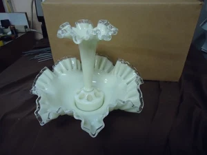 Fenton Ivory Crest Rare Epergne BOWL FLOWER FROG Console Set - Picture 1 of 6