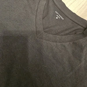 Mott And Bow Mens Black V Neck Tee Shirt Size Extra Large XL - Picture 1 of 6