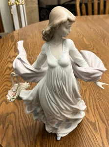 Lladro Spring Splendor Frau Figur Porzellan Ausgabe 1992 Retired Lovely - Bild 1 von 10