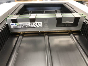 Samsung 32GB M393B4G70BMO-YF8Q8 HYNIX 4RX4 PC3L-10600R ECC RDIMM Server Memory - Picture 1 of 1