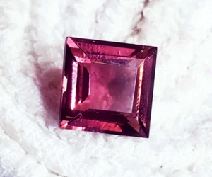 Granato Rodolite Naturale 9,35 Ct Pietra Preziosa Sciolta Forma Quadrata Con Certificato - Foto 1 di 6