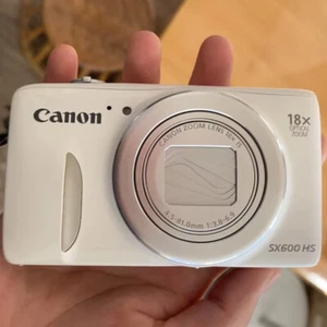 Canon Power Shot SX600HS 16.0 MP Digital Camera 18X Optical Zoom White 90% New - Picture 1 of 7