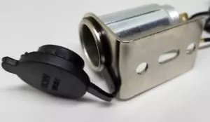 Marine 12V 15A Power Outlet With Mounting Bracket and Weather Cap - Foto 1 di 2