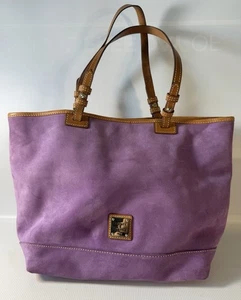 Dooney & Bourke Tasche lila Wildleder Leder mit hellbraunem Besatz - Schultertasche - Bild 1 von 12