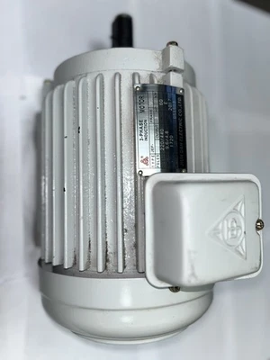 Motor  3HP  220/440V wired  220V for 1440E/3 phase - Image 1 of 4