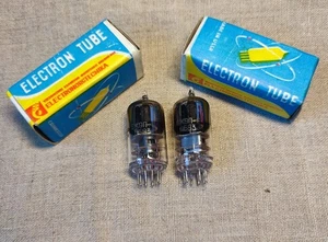 2 pcs. 6J9P-E ~ E180F/E186F/EF861/7737/6688/CV3998 HF Pentode in Original Boxes - Picture 1 of 5