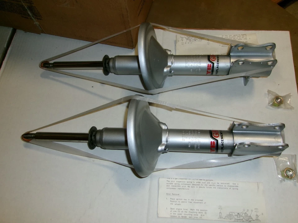 PAR KYB GAS 233016 SERVE: 1983~1987 MAZDA 626 TRASEIRO~AMBOS TRASEIROS - Imagem 1 de 4