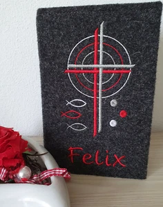 Gotteslob-Hülle mit Namen Kreuz Kommunion Fische Jungen/Mädchen rot/weiß/grau - Bild 1 von 2