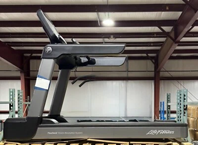 Cinta de correr Life Fitness Integrity con consola SE3 HD Foto 1 de 4