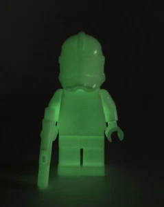 Genuine Lego Glow in the Dark Clone Trooper Prototype with blaster - Star Wars  - Picture 1 of 6