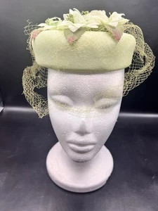 Vintage hellgrüner Ring Hut mit Schleier Blumen Netz Schleifen 50er Jahre Fascinator wie abgebildet - Bild 1 von 4