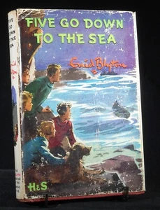 Five Go Down to the Sea by Enid Blyton 1953 1st edition with Dust Jacket - Picture 1 of 4