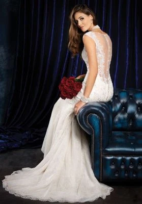 $1999 💕 ALFRED ANGELO SAPPHIRE COUTURE 959 IVORY LACE FIT FLARE WEDDING GOWN 2 - Image 1 of 4