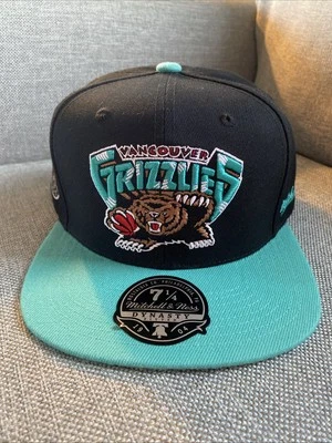 Vancouver Grizzlies Memphis Mitchell & Ness HWC Fitted Size 7 1/4 Hat NBA - Image 1 of 4