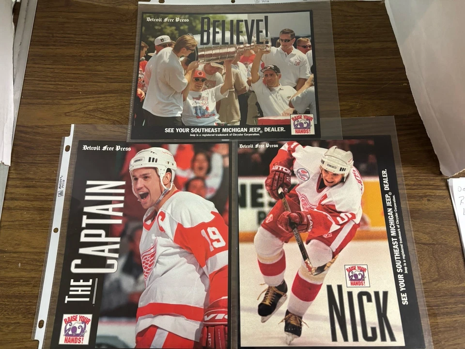 1998 Detroit Free Press 9“ Raise Your Hands” Detroit Red Wings Insert 8x10 Card  - Image 1 of 4