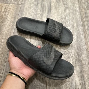 Nike Benassi Solarsoft Sandals Slides Size 9 Black Slippers On 705474-091 - Picture 1 of 11