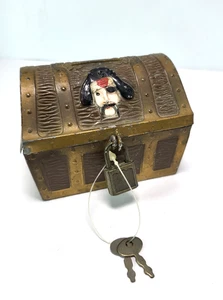 Vintage EJ Kahn Metall Piraten Schatztruhe Münzbank Totenkopf Kreuz Knochen. Chicago Ill - Bild 1 von 9