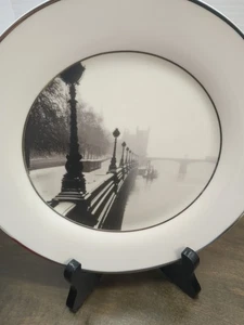 Williams-Sonoma Cities In the Snow Set di 4 piatti divertenti in scatola 8" - Foto 1 di 12