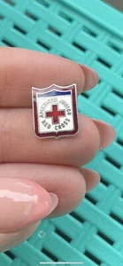 Spilla Croce Rossa Junior Americana Vintage - Foto 1 di 4