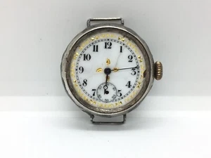 Antico orologio da polso con cassa in argento massiccio - funzionante ma indossato - Foto 1 di 15