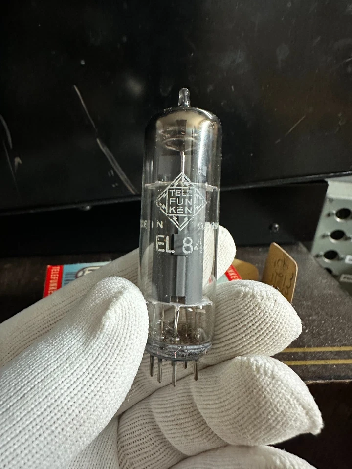 Nuevo en caja Telefunken EL84 = 6BQ5 Amplificador de Potencia Tubo Alemania Foto 1 de 4