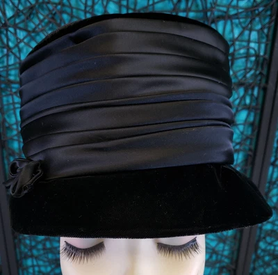 Vtg Womens Black Velvet Cloche Hat Satin Band USA Union Made 21" Inside Measure - Image 1 of 4