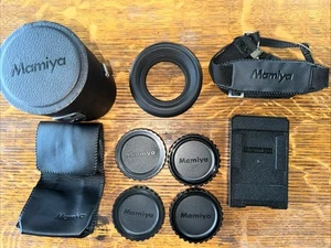 MAMIYA 645 LOTTO DI COPRIOBIETTIVO, CUSTODIA OBIETTIVO, CINTURINO, CUSTODIA IN PELLE & ECC MADE IN JAPAN - Foto 1 di 5