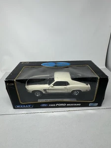 1969 Ford Mustang Boss 302 Welly 1:18 Die Cast- - Picture 1 of 10