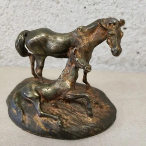 Escultura antigua/de colección de caballo y potro de latón/bronce, sin firmar  - Imagen 1 de 12