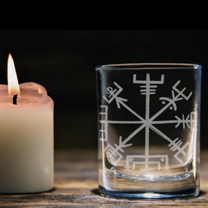 VEGVISIR RUNE Shot Glass - Picture 1 of 3