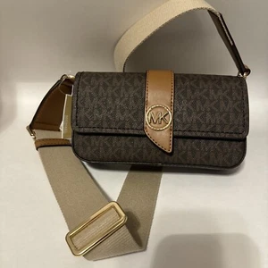 Nuevo Michael Kors Mujeres Greenwich-Xs Ew Esling Bandolera Bolso de Cuero Marrón Bellota - Imagen 1 de 7