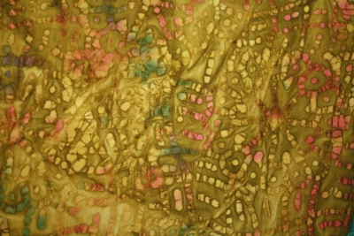 BATIK PUNTEADO DORADO Y ROJO - TELA 100% ALGODÓN Foto 1 de 4