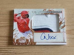 2024 Foglia Trinità Christian Moore Patch Auto Platino Bronzo #4/99 Angeli  - Foto 1 di 2