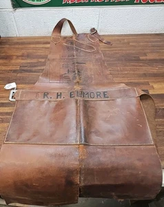 P25 - ERSTAUNLICHE 1930er R.H. ELMORE Leder Schmiede Schürze mit Amboss Szene - Virginia - Bild 1 von 17