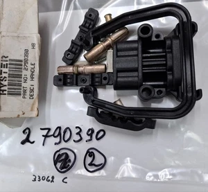 NUOVO NOS RICAMBI TRATTORE HYSTER 2790390 CONNETTORE - Foto 1 di 1