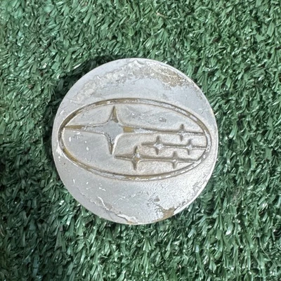 Cubierta de tapa central plateada 28821SA030 Subaru OEM 2006-2015 Forester Impreza Outback Foto 1 de 2