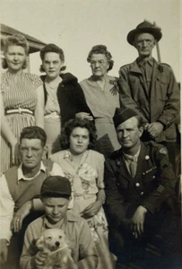 US Army Soldier With Family & Dog By House B&W Photograph 2.5 x 3.5 - Picture 1 of 3