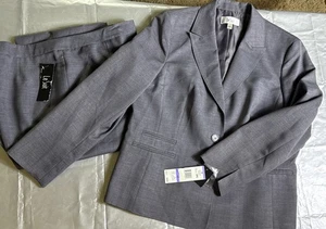 LESUIT PANT SUIT/SIZE 18/INSEAM 31"/NEW WITH TAG/RETAIL$200/BLACK PIN STRIPE - Picture 1 of 18