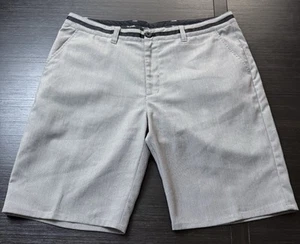 Travis Mathew Herren Größe 38 Golfshorts grau 10 "Innennaht, Freizeit Papa Preppy - Bild 1 von 5