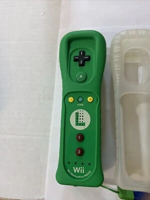 Official Wii Remote LUIGI Nintendo Motion Plus ***No Battery Back COVER***Extras - Image 1 of 4