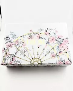 Christian Dior Confezione Regalo Motivo Floreale Edizione Limitata Oro Bianco 8,5 X5,5x3 - Foto 1 di 11