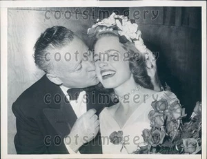 1954 US Postmaster General Arthur Summerfield Kisses Regatta Queen Press Photo - Picture 1 of 2