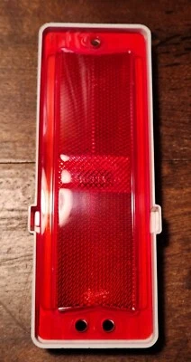 Original Guide GM  1970 CHEVROLET CAPRICE IMPALA BISCAYNE REAR MARKER LIGHT RED - Image 1 of 4