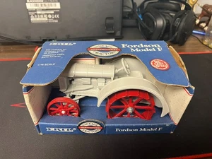 ERTL Fordson Model F 1/16 Diecast Tractor Gray Vintage Series Metal Ford A23 - Picture 1 of 4