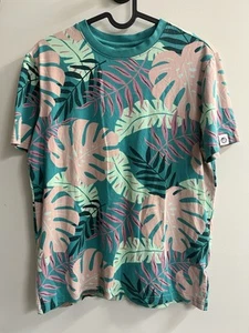 Free Planet Men’s Short Sleeve Palm Leaf Colorful Shirt Size Small - Picture 1 of 4