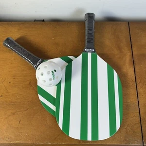 Show Me Your Mumu Pickleball Set Green and White Stripe paddles with Pickleball  - Imagen 1 de 3