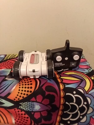 Thunder Twist Rally Remote Controlled RC•Stunt Car•Flip/Pivot/Spin• No Box - Image 1 of 4