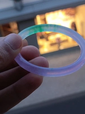 Eisiger Kristall-Jade Armreif aus natürlichem burmesischen Jadeit – Handpoliert - Bild 1 von 4